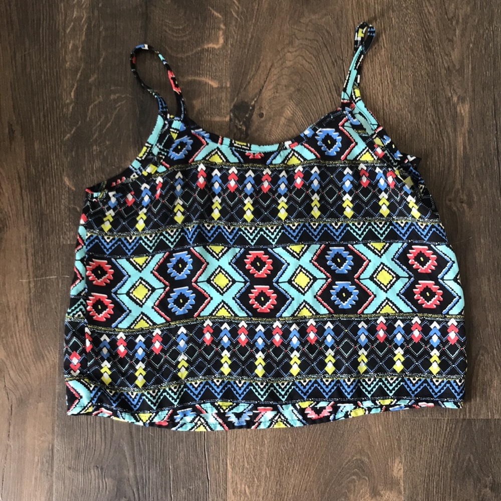 Fun patterned top - Picture 2 of 2